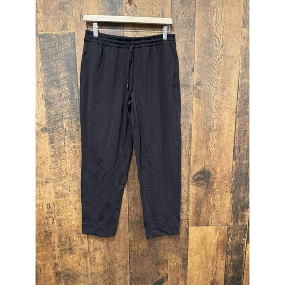 Lululemon Tapered-Leg Mid-Rise Pant 7/8 Length *Luxtreme Black Small EUC - Picture 2 of 7